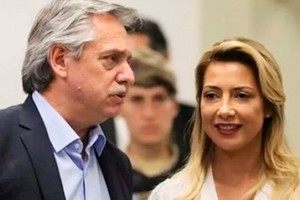 En el teléfono de la secretaria de Alberto Fernández que está siendo investigada en la causa de los seguros, la Justicia habría encontrado fotos enviadas por Fabiola Yañez golpeada en la Quinta de Olivos.