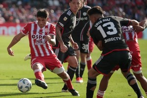 Unión empató este domingo por la tarde con River.