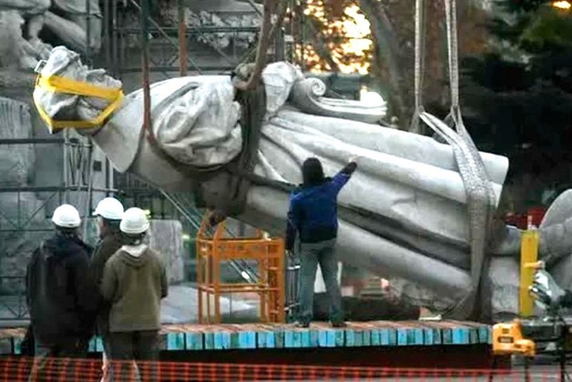 Escultura que forma parte del Monumento a Cristóbal Colón, que fue removido de lugar en Buenos Aires y reemplazado por otro dedicado a Juana Azurduy.