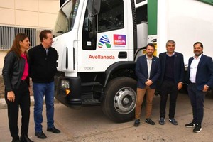 Avellaneda recibió aportes provinciales y presentó nuevo equipamiento para servicios públicos