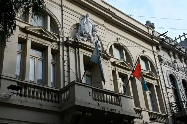 La entidad tiene su origen institucional el 29 de agosto de 1884, cuando obtuvo personería jurídica el Club Comercial.